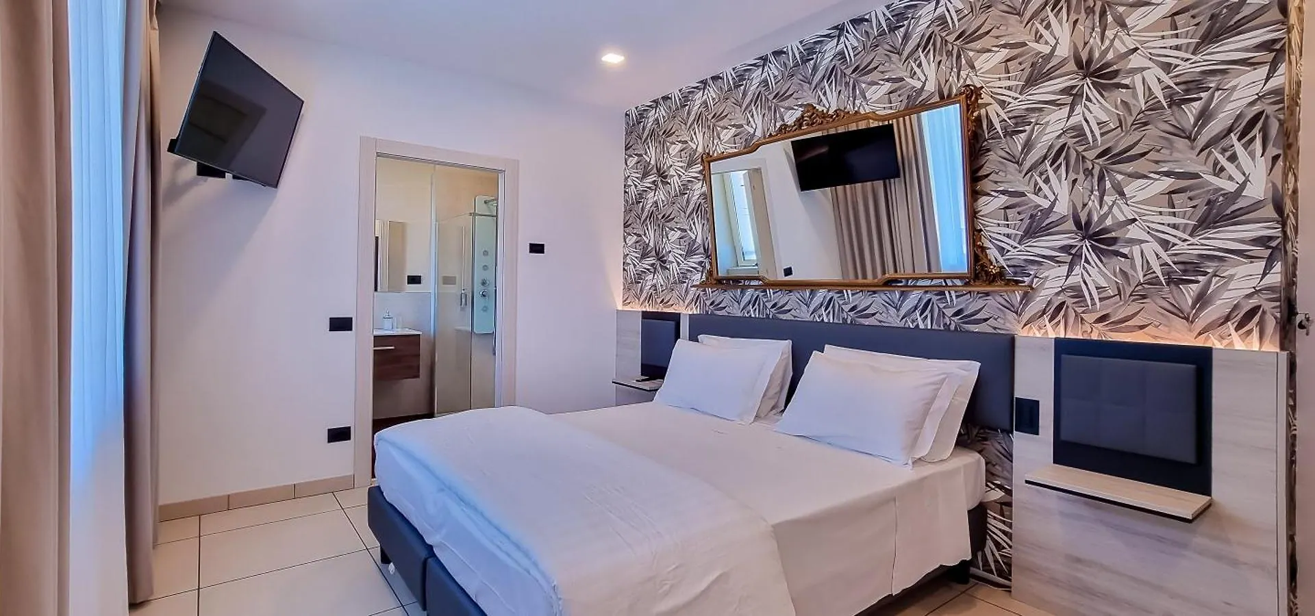 Hotel Benaco Garda ***S 3*, Garda (Verona) Italien